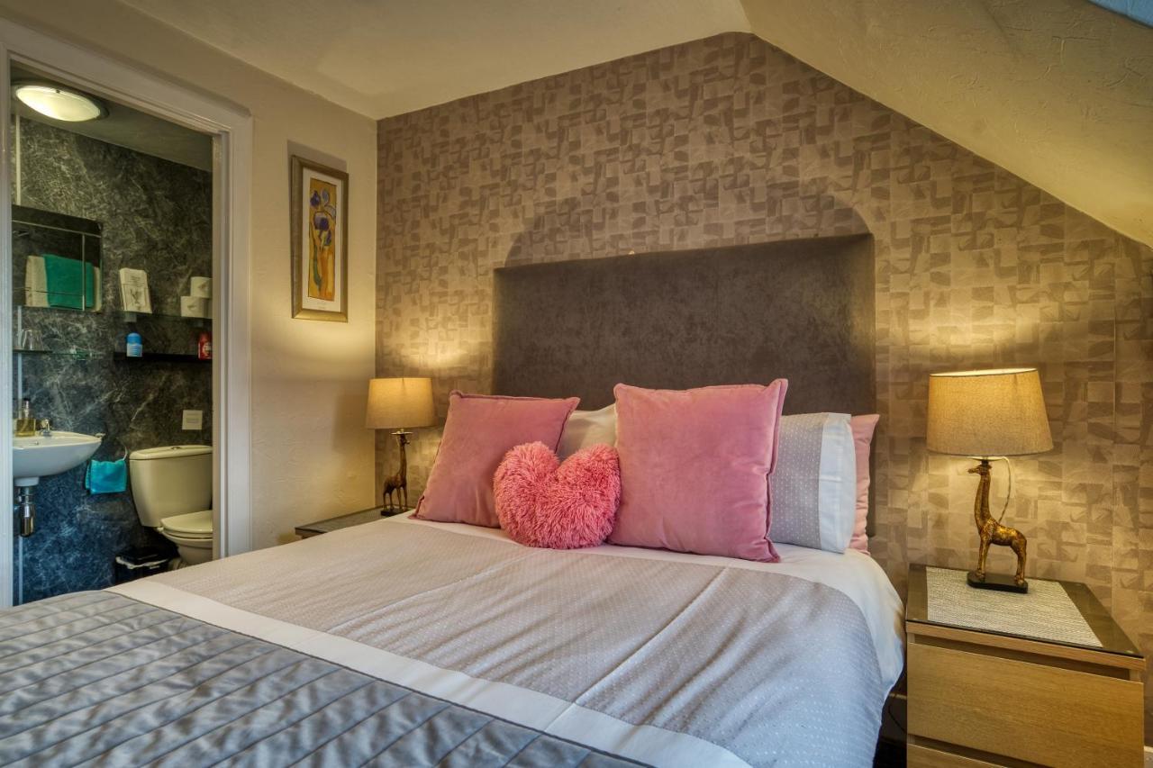 אינברנס Pitfaranne Guest House מראה חיצוני תמונה
