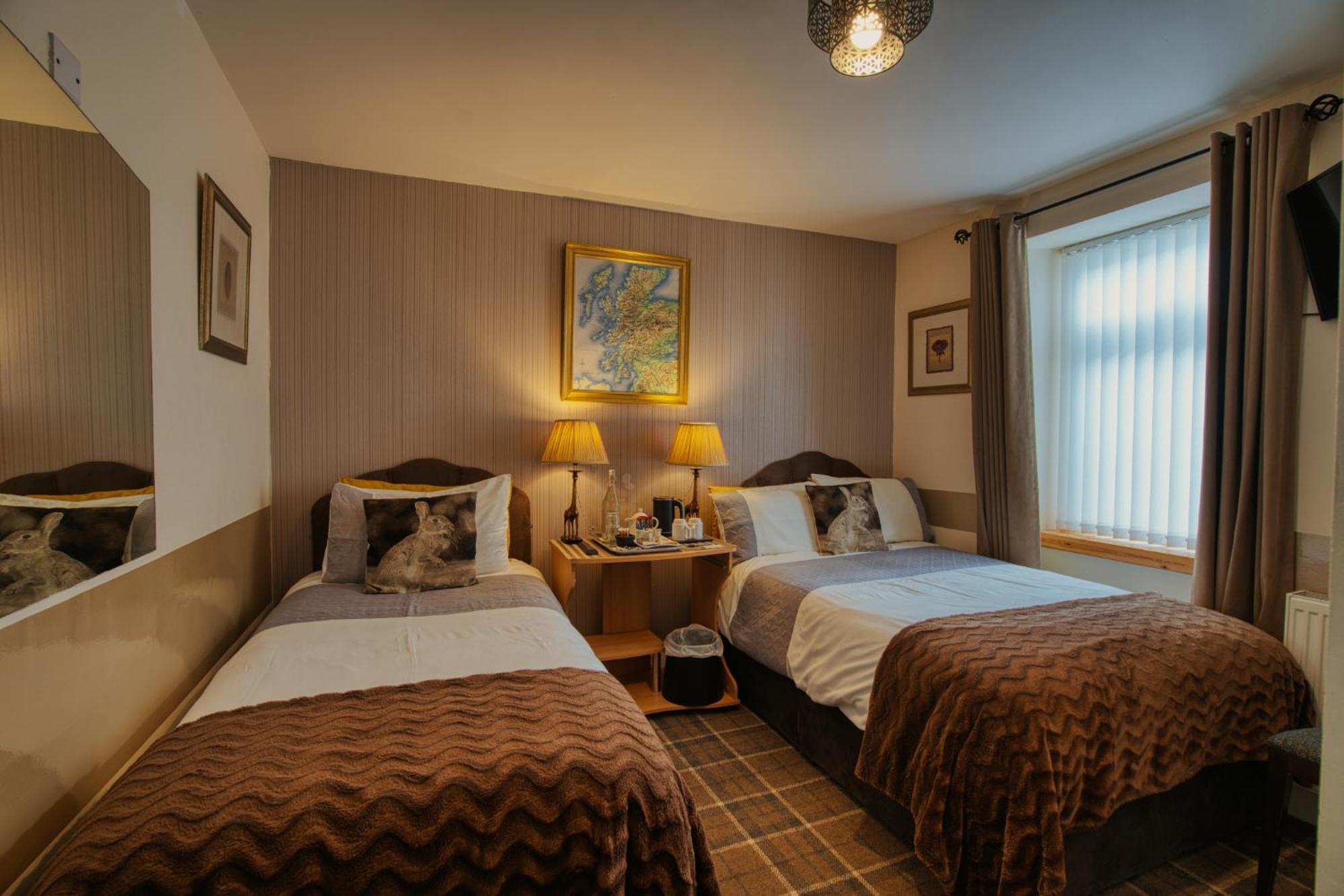 אינברנס Pitfaranne Guest House מראה חיצוני תמונה