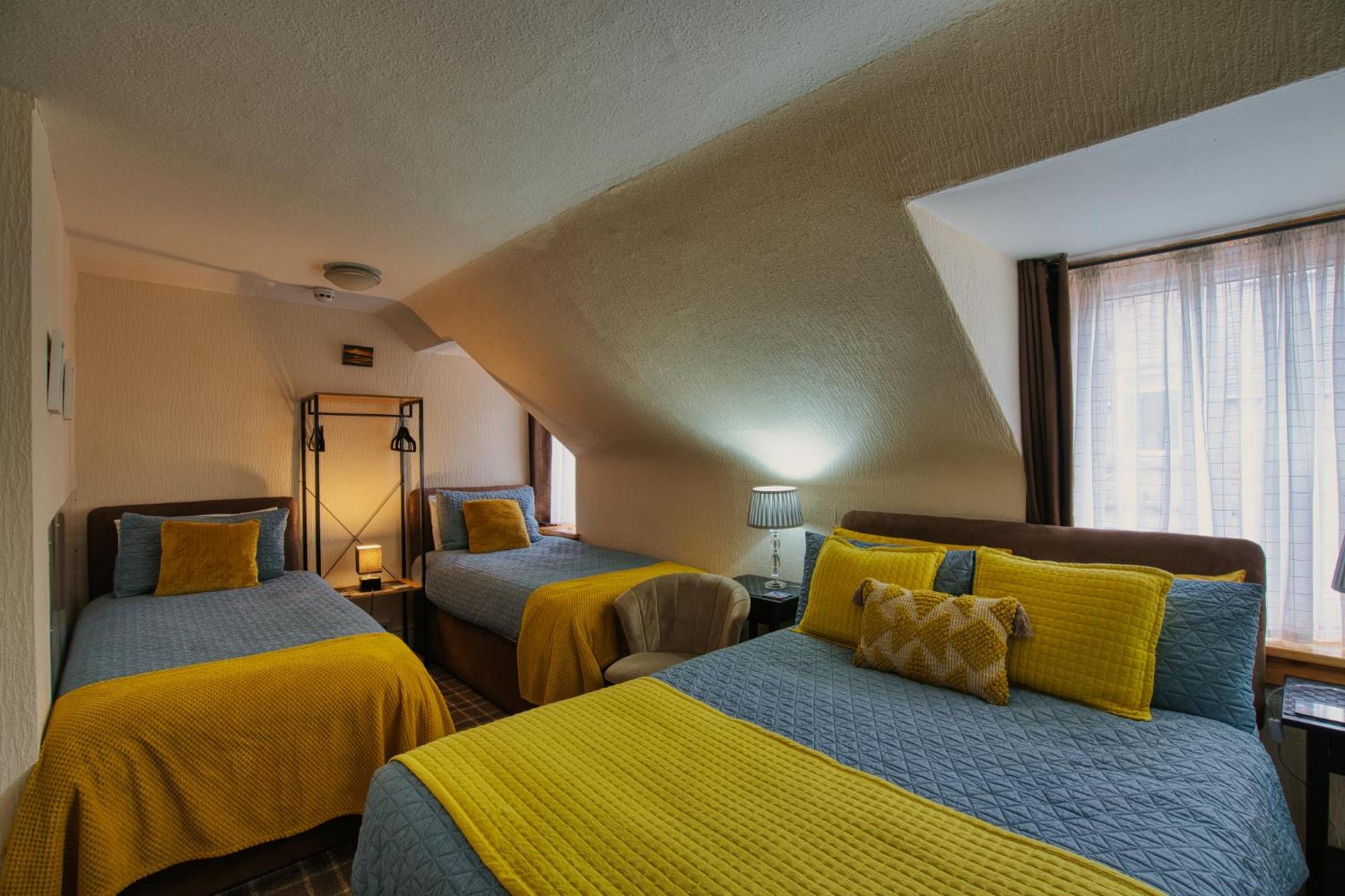 אינברנס Pitfaranne Guest House מראה חיצוני תמונה