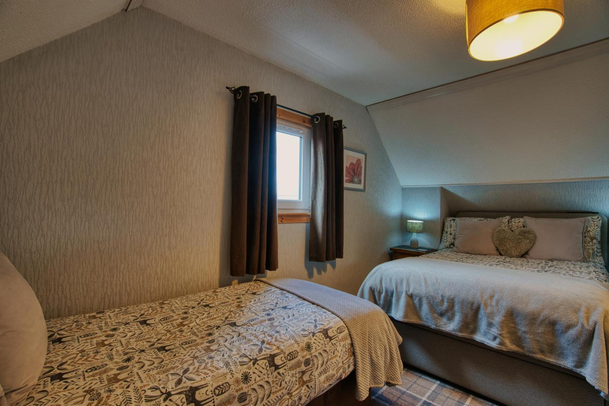 אינברנס Pitfaranne Guest House מראה חיצוני תמונה