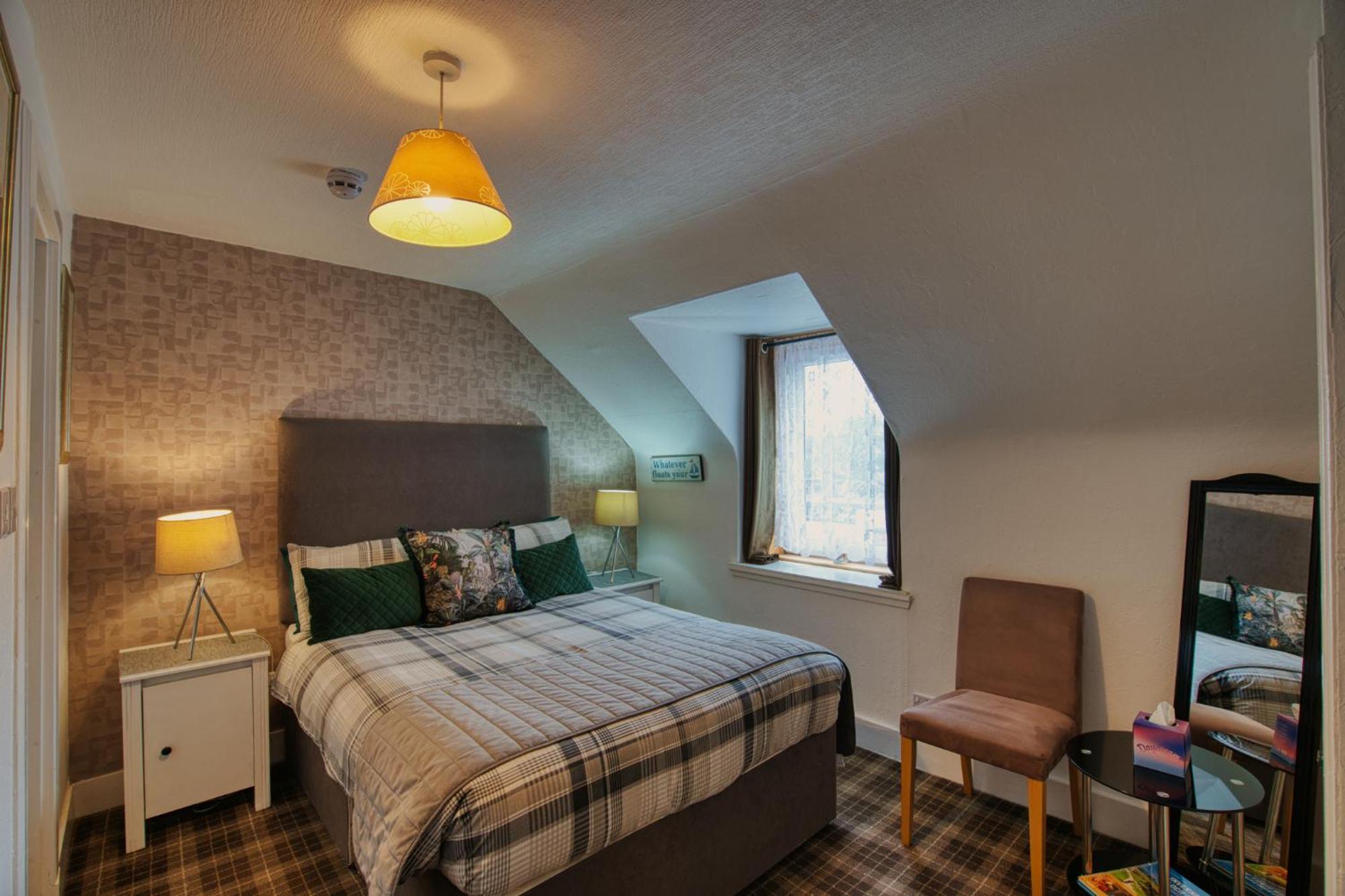 אינברנס Pitfaranne Guest House מראה חיצוני תמונה