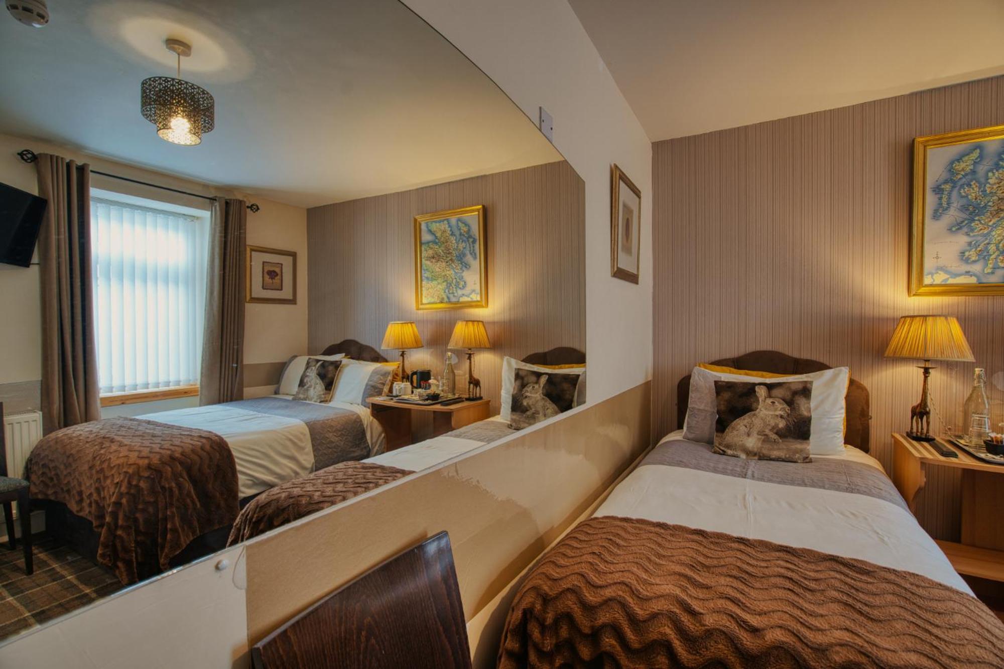 אינברנס Pitfaranne Guest House מראה חיצוני תמונה