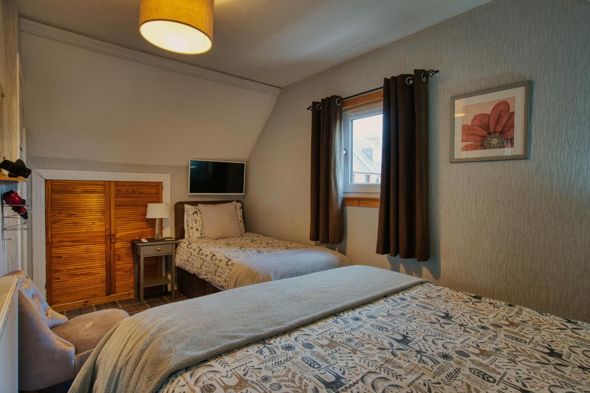 אינברנס Pitfaranne Guest House מראה חיצוני תמונה