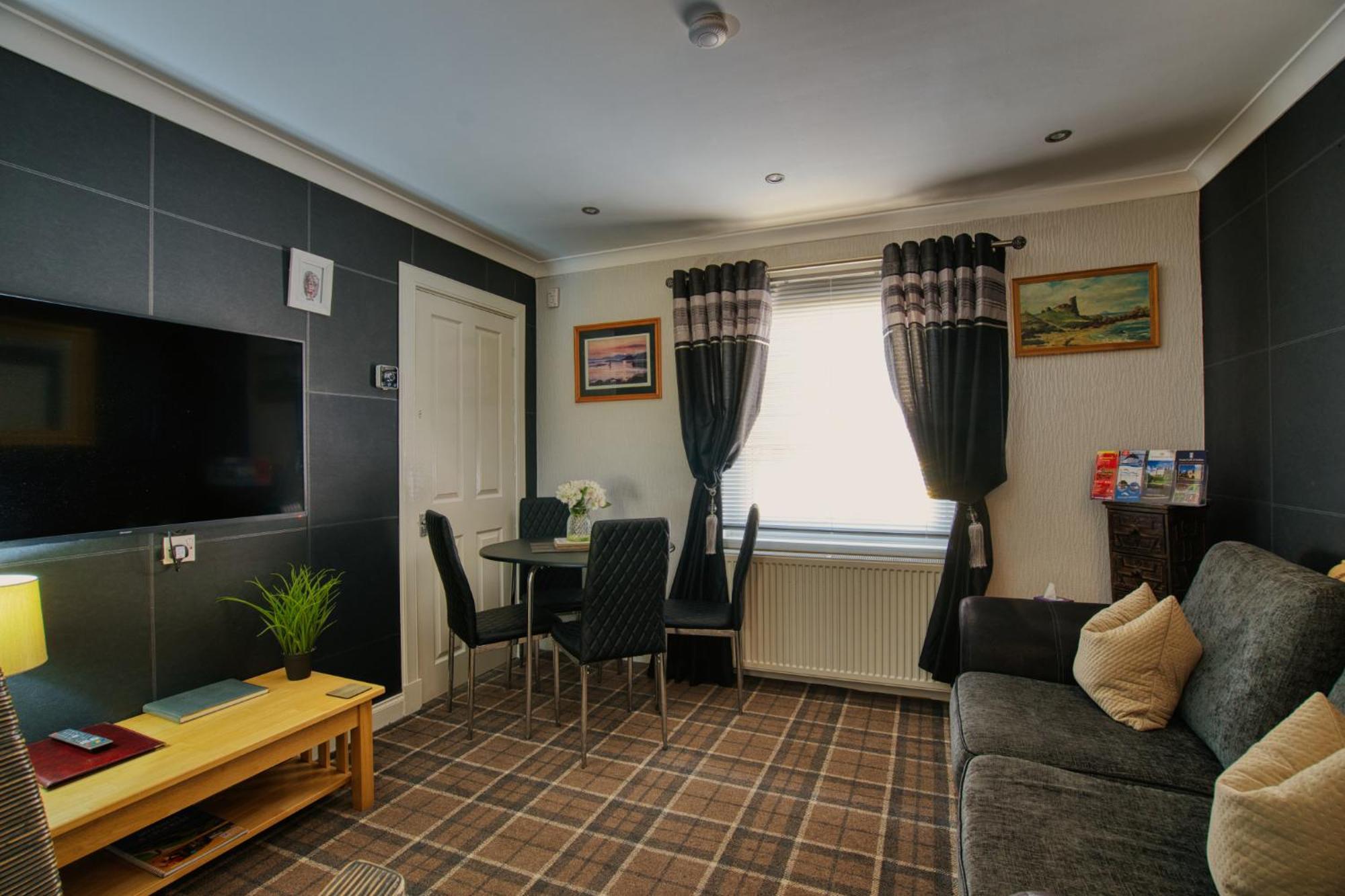 אינברנס Pitfaranne Guest House מראה חיצוני תמונה