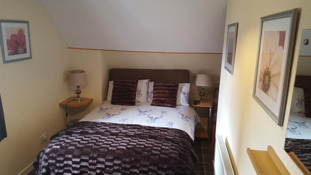 אינברנס Pitfaranne Guest House מראה חיצוני תמונה